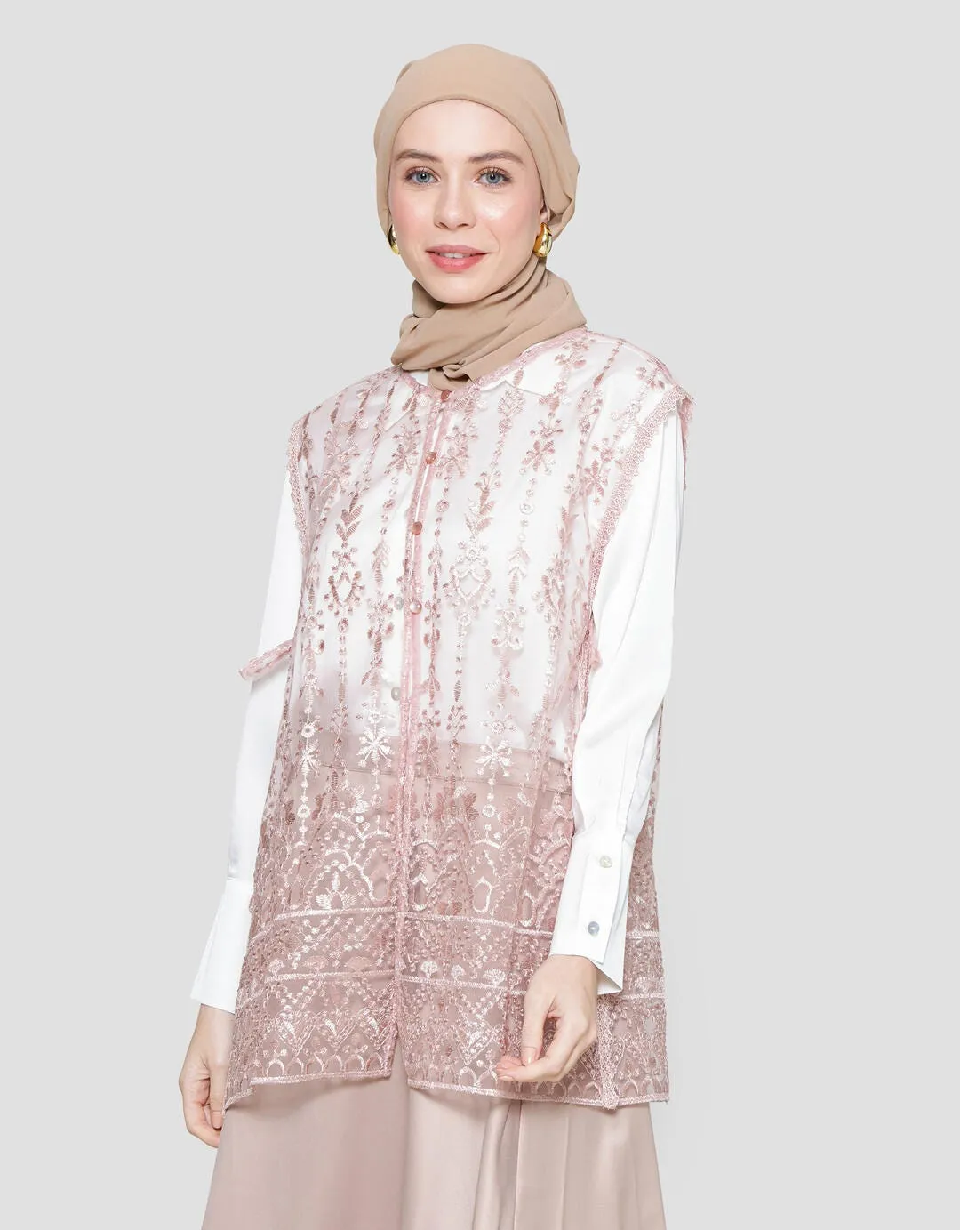 Annisa Organza Vest With Pearl Button Wanita