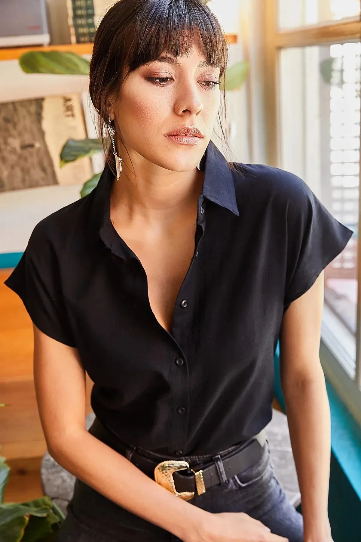 Classic Linen Blend Button Down Short Sleeve Shirt