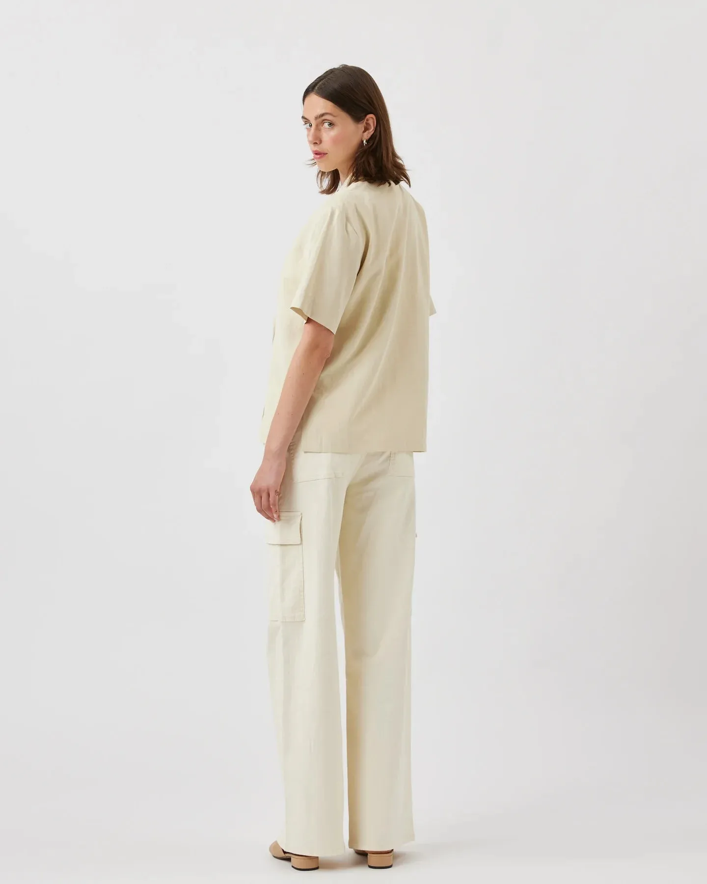 essas short sleeved shirt 3028