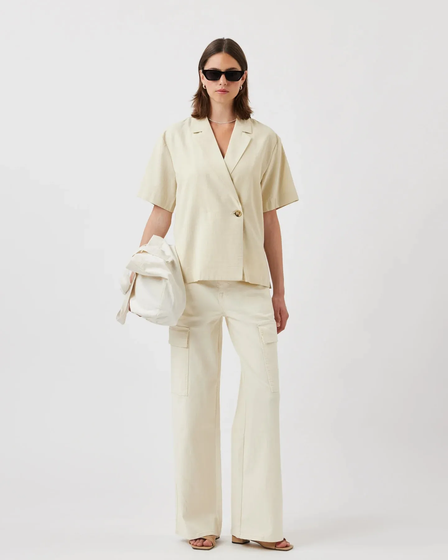 essas short sleeved shirt 3028