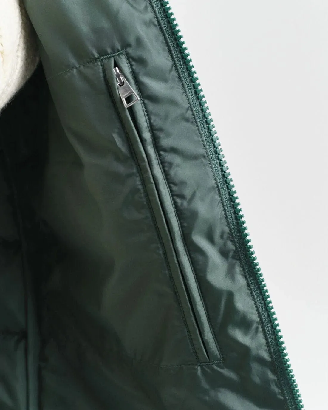 GANT Light Down Jacket in Woody Green