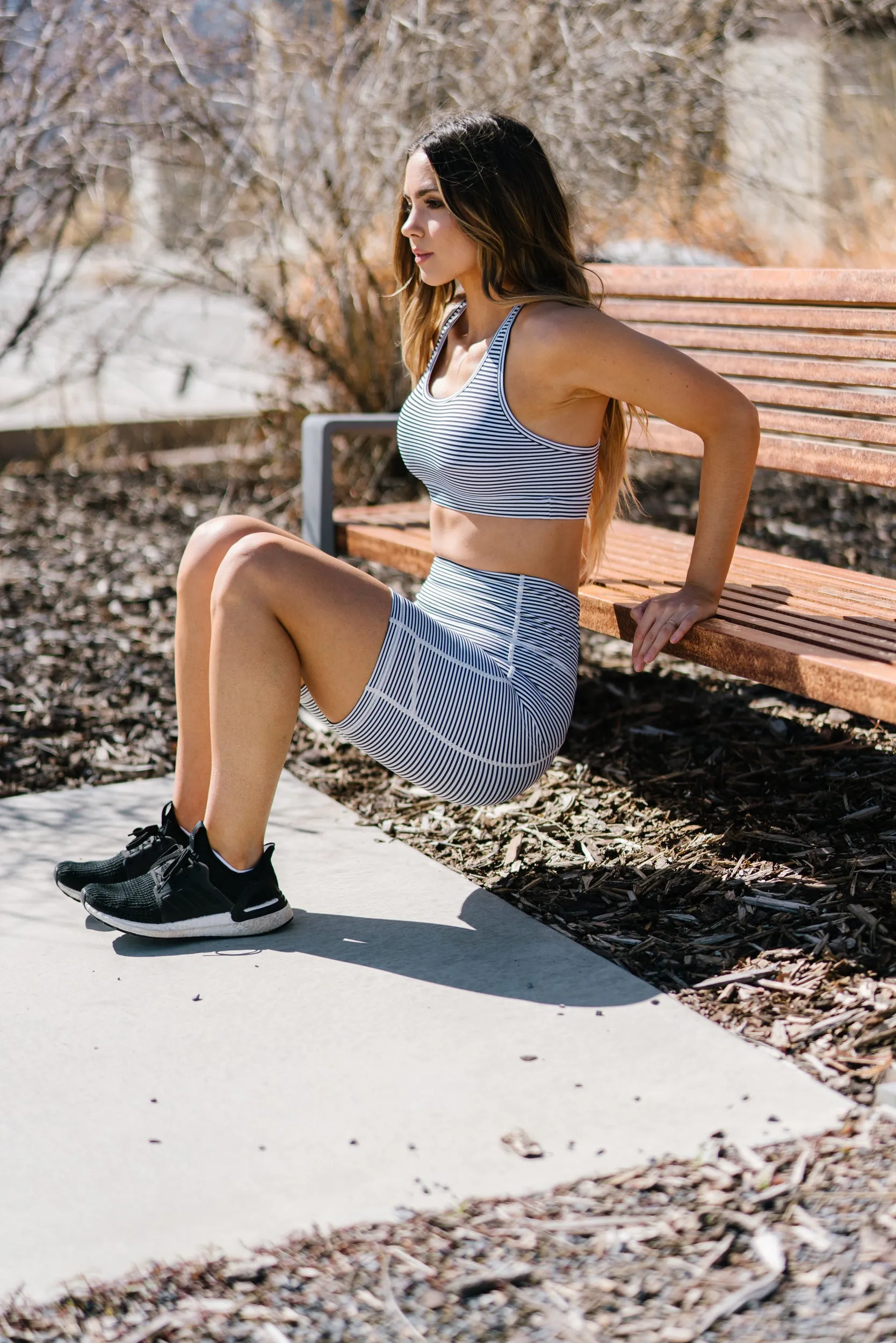 Power Sports Bra - B&W Stripe | MT SPORT