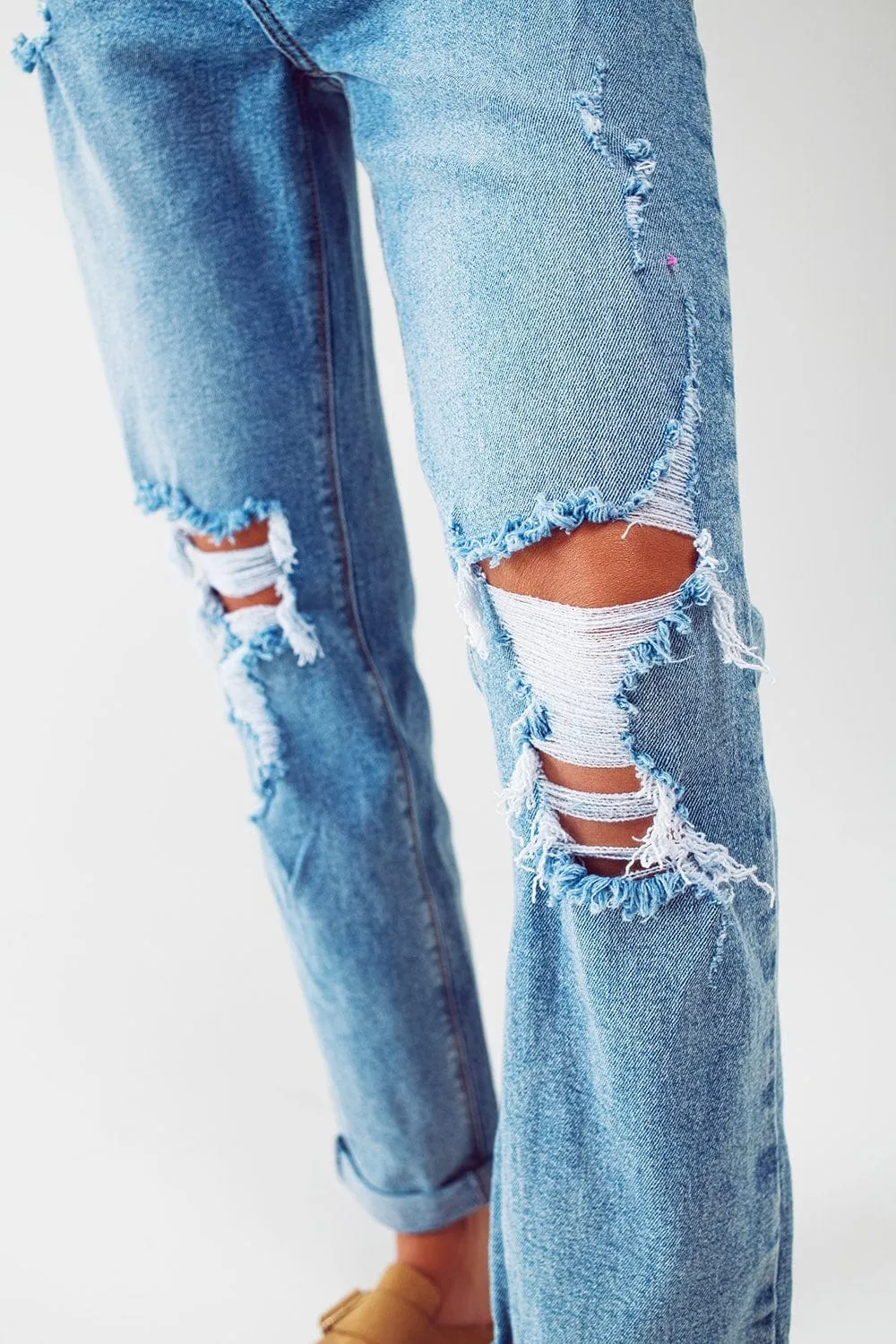 Ripped Knee Straight Leg Jeans In Light Blue Wash