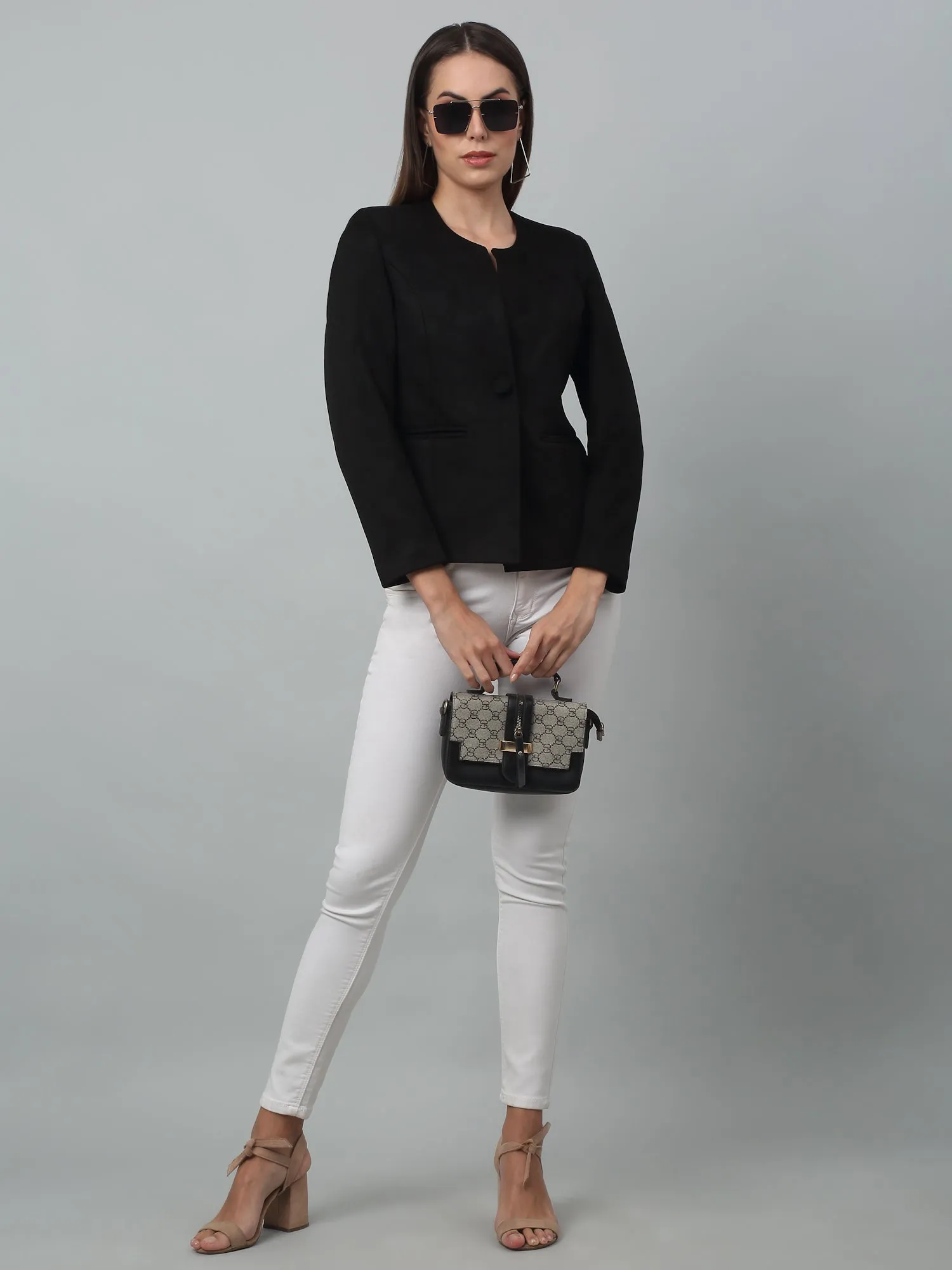 Women's   Black Single breasted  Round neck  Blazer